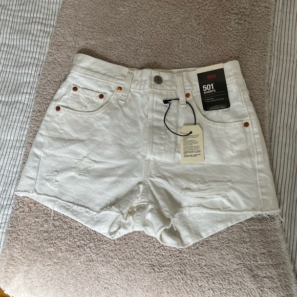 NWT Levi’s Premium White 501 Original High Rise Jean Shorts - Size 24 - Picture 6 of 15